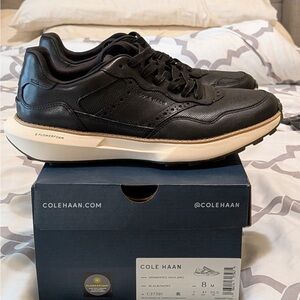 Cole Haan Men's Black and Cream Sneakers
